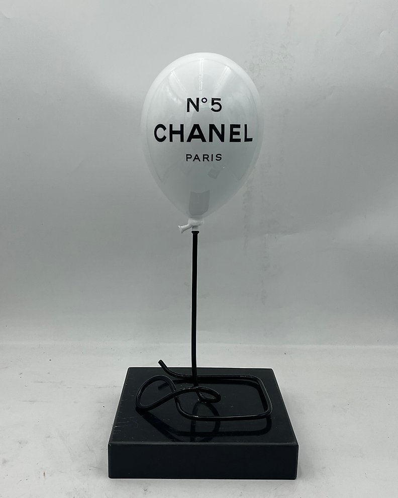 Naor26 - Sculpture, Ball chanel - 45 cm - Resin - 2022 - Catawiki