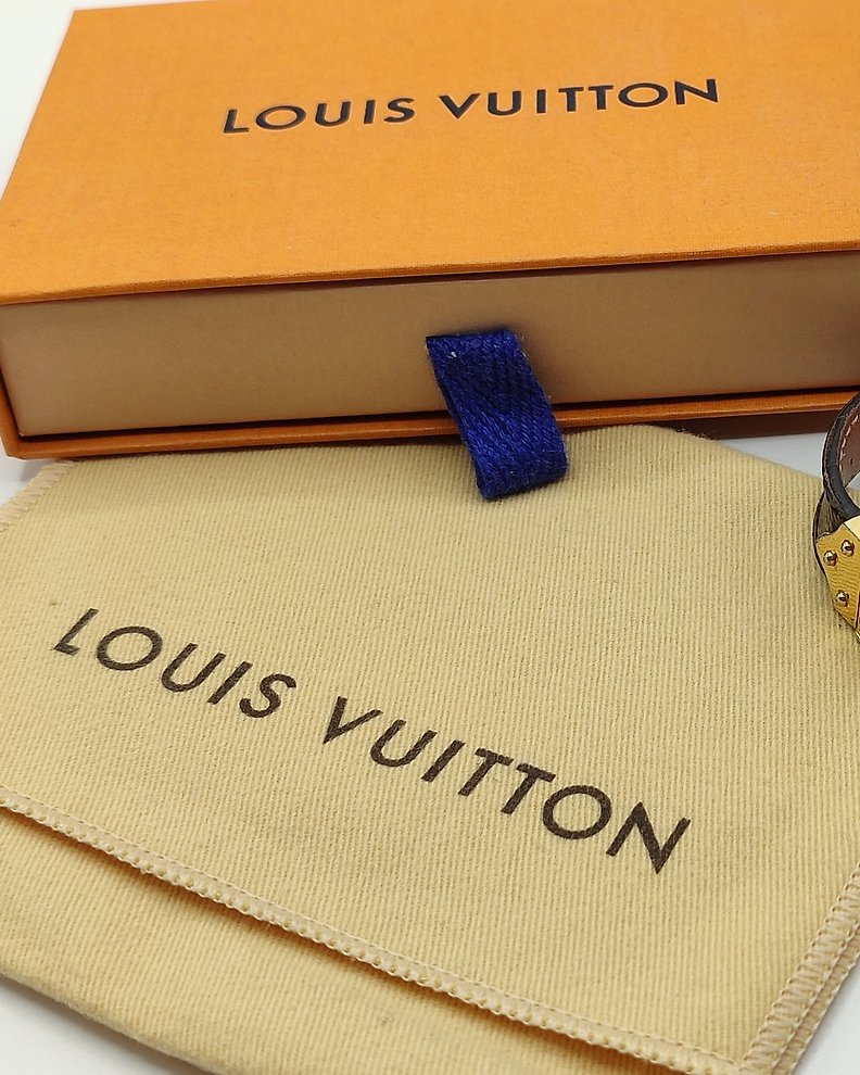 Louis Vuitton - Essential V - M6042 - Taille 17 - Bracciale - Catawiki