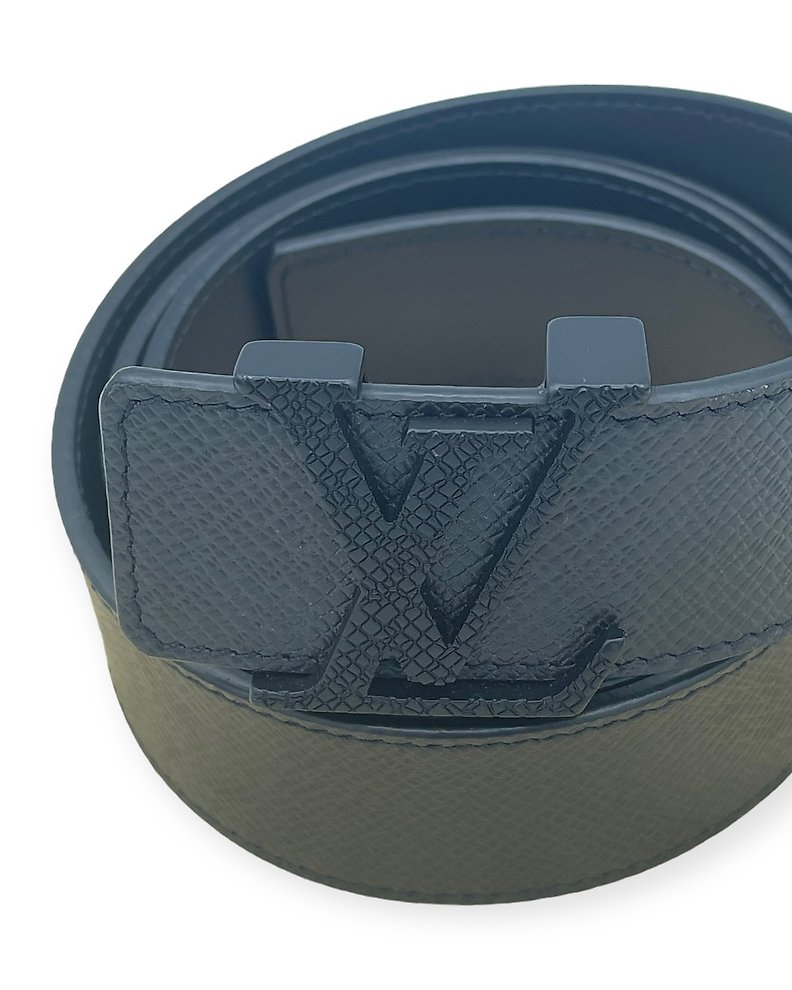 Louis Vuitton LV Initiales Reversible Belt in Black Leather ref