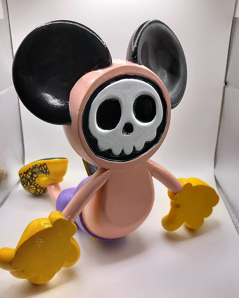 New'Artsy X - Sculpture, King Mickey Mouse Louis Vuitton - - Catawiki