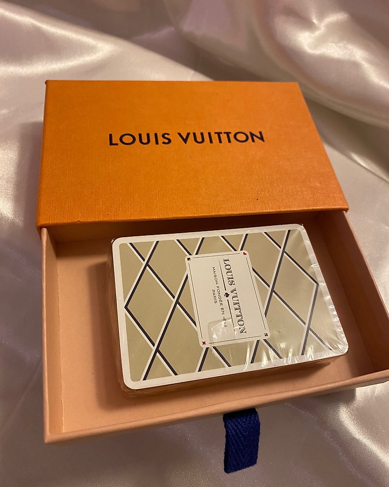 Louis Vuitton - DAMIER GOLD Playing cards - Catawiki