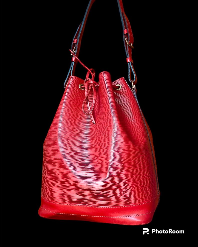Louis Vuitton - Epi Twist Bucket Shoulder bag - Catawiki