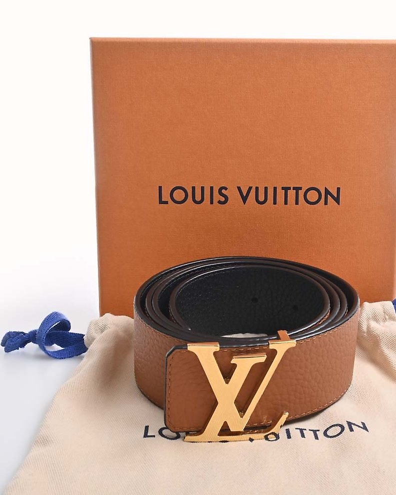 Louis Vuitton, Accessories, Like New Authentic Louis Vuitton Red And White  Reversible Logo Belt 36 In 9 Cm