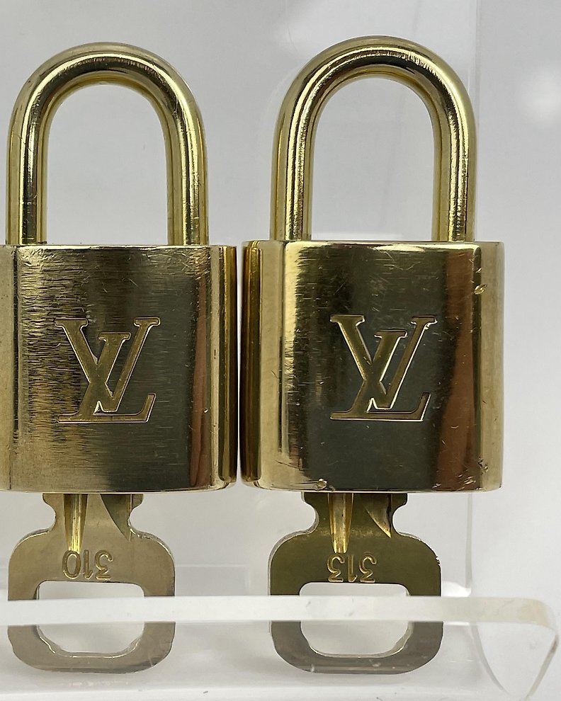 LOUIS VUITTON Padlock and 1 Key Gold Bag Charm Number 313