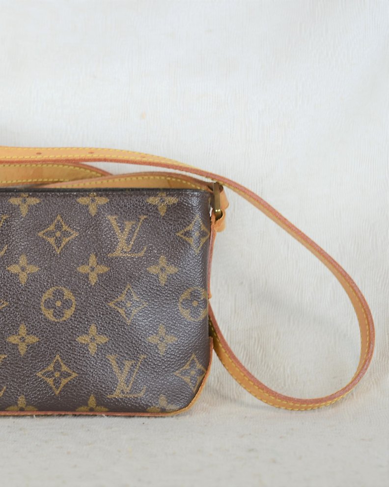 Louis Vuitton, Bags, Louis Vuitton Trotteur Monogram Crossbody Shoulder  Bag Small Purse