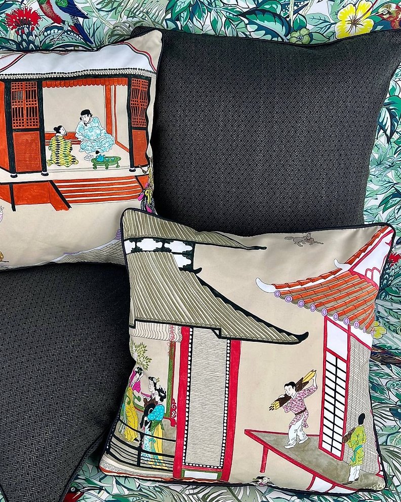 Pillows with Louis Vuitton fabric (4) - Catawiki