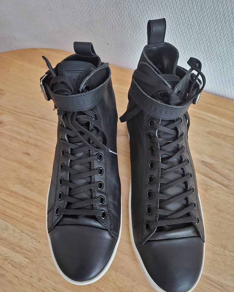 Louis Vuitton - total black sneakers - Sneakers - Size: - Catawiki
