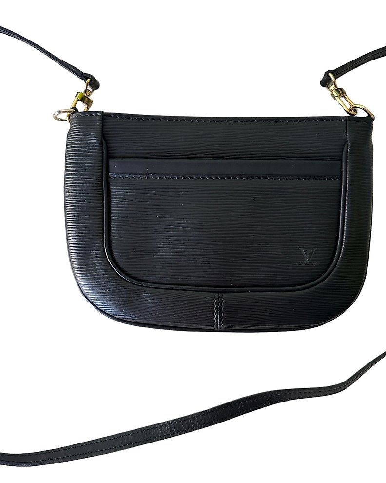 Authentic Louis Vuitton EPI Leather Sarvanga Black Crossbody Shoulder Bag