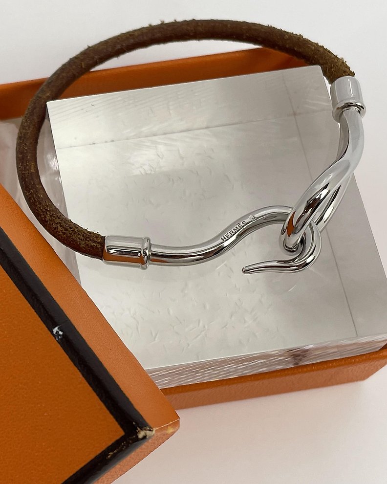 Louis Vuitton - Essential V - M6042 - Taille 17 - Bracelet - Catawiki