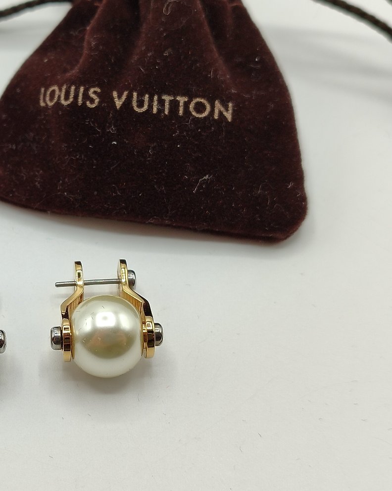 Louis Vuitton Earrings - Catawiki
