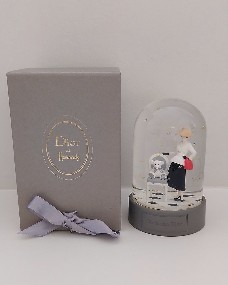 Christian Dior Toile de Jouy Medium gift box with ribbon, Red, 9