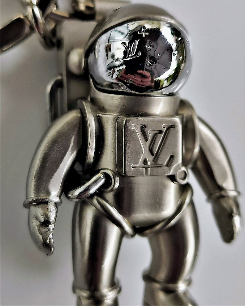 Sold at Auction: Louis Vuitton Spaceman Keychain (w/box)