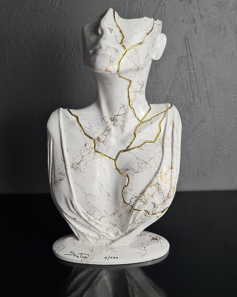 Crushed Chanel N.5 Box Medium by Norman Gekko (2021) : Sculpture Acrylic,  Plastic - SINGULART