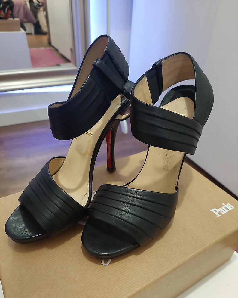 Christian louboutin 39.5 top