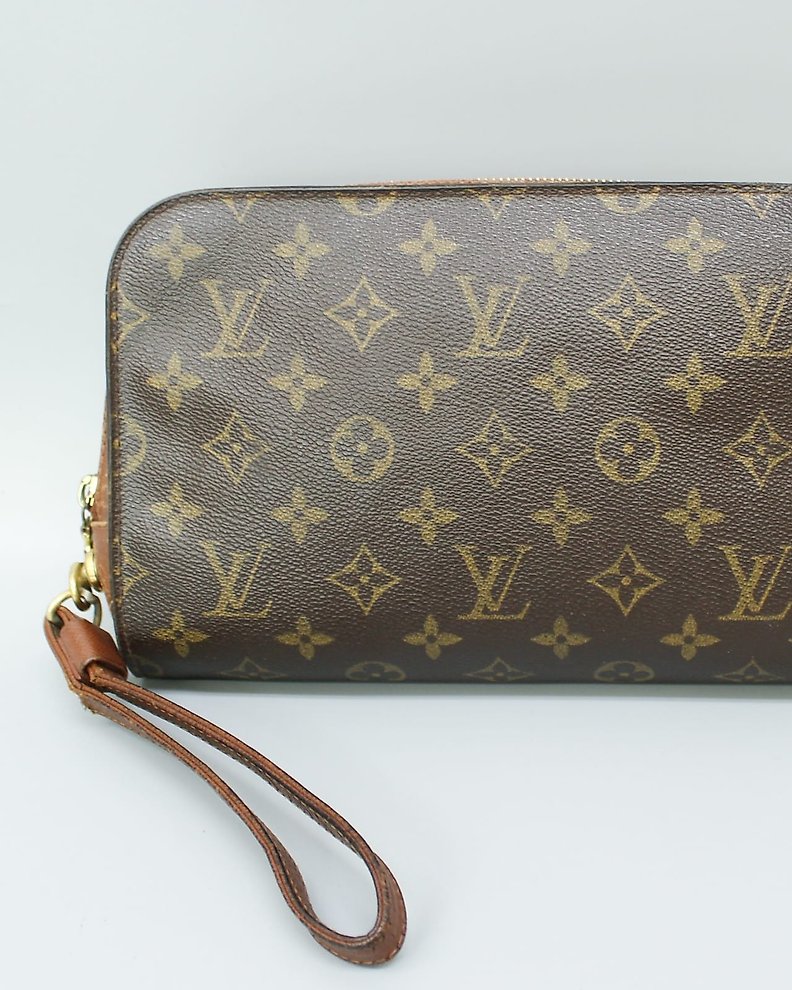 Sold at Auction: LOUIS VUITTON - VINTAGE CAMERA CROSSBODY TALL BAG