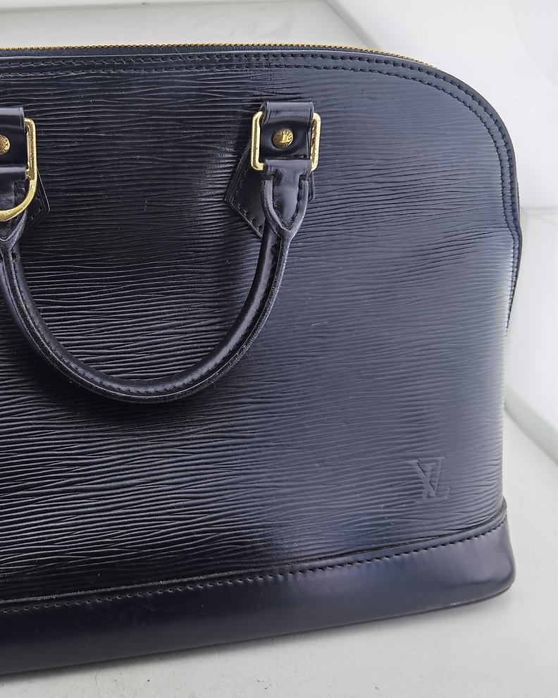 Louis Vuitton - Saleya PM Handbag - Catawiki