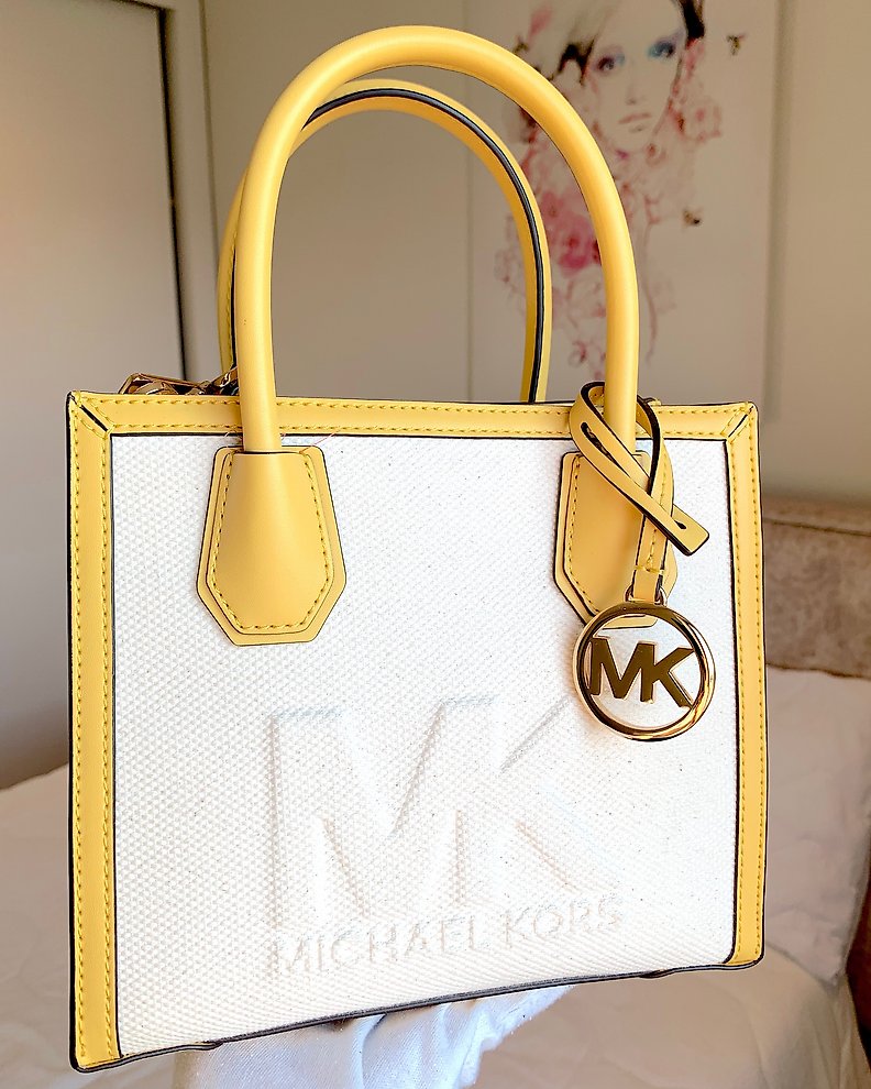 Michael Kors Mercer Medium Pebble Leather Messenger Crossbody Bag -  Daffodil