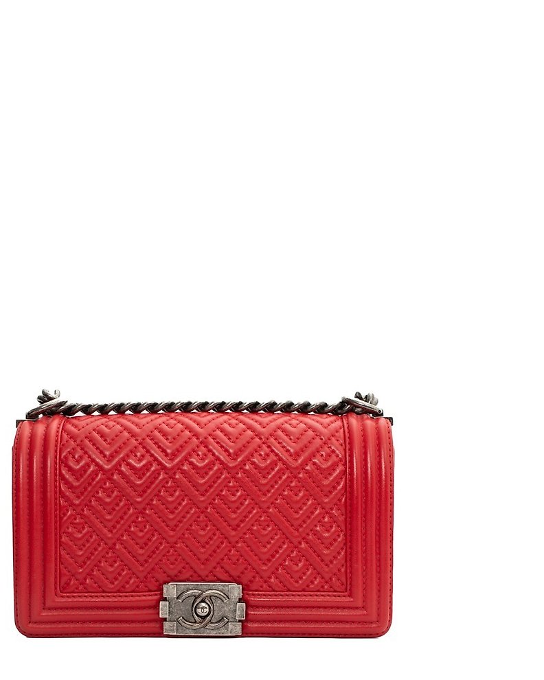 red wallet chanel
