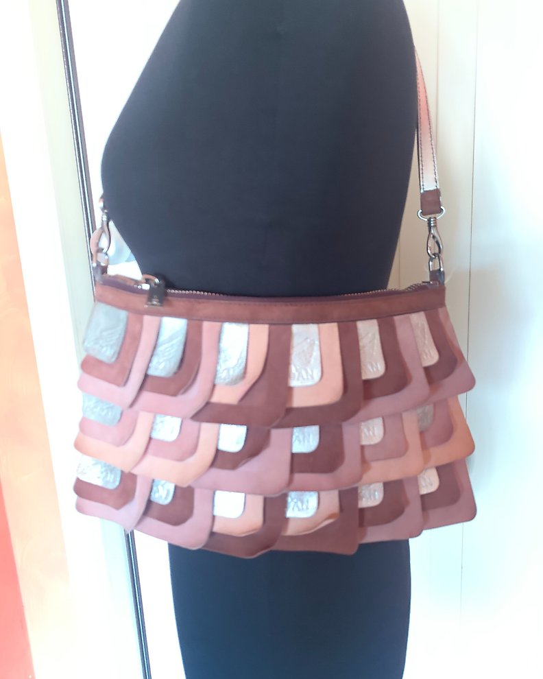 Dolce & Gabbana - Girls Pink Logo Belt Bag (31cm)