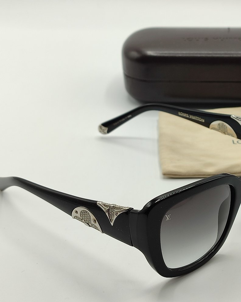 Louis Vuitton Red/Black Gradient Z0286W Evidence Sunglasses