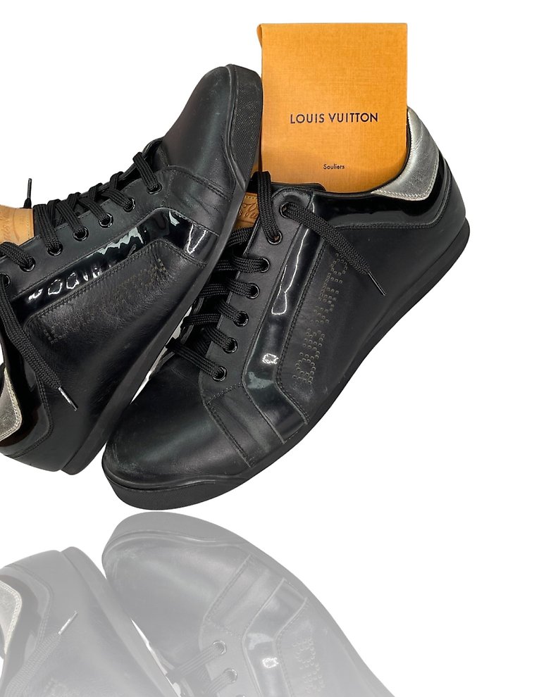 Louis Vuitton Fast Lane Sneakers - size 7 - new