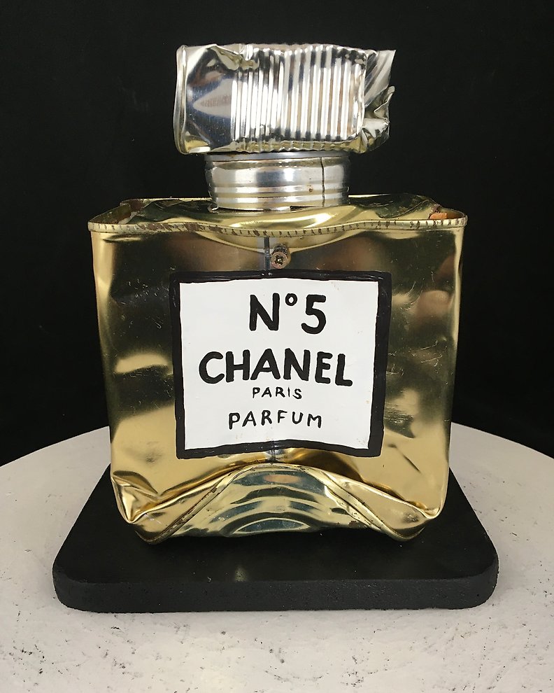 Norman Gekko (XX-XXI) - Crushed Chanel N.5 Gold - Catawiki