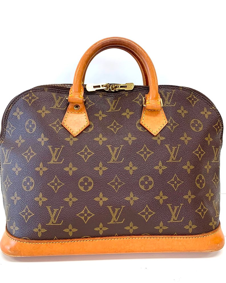 Here's How The Louis Vuitton Alma BB Can Be Transformed Into a