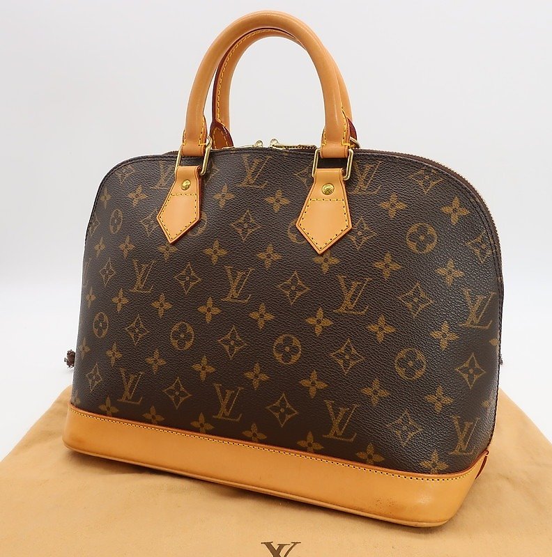 Louis Vuitton - Alpha Wearable Wallet - Shoulder bag - Catawiki