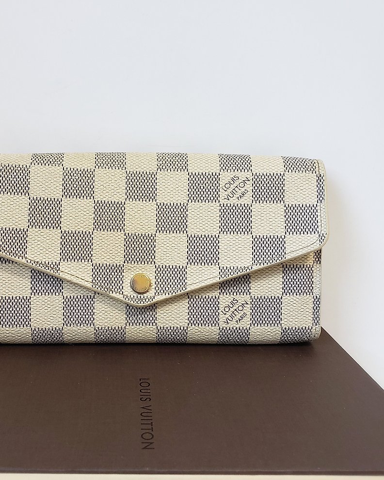 Sold Louis Vuitton Sarah Damier checkbook Wallet