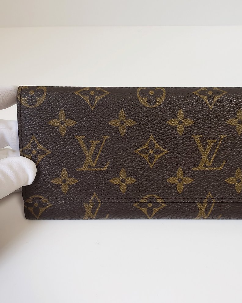 Sold at Auction: Louis Vuitton, Louis Vuitton Monogram Canvas Sarah Retiro  Continental Wallet