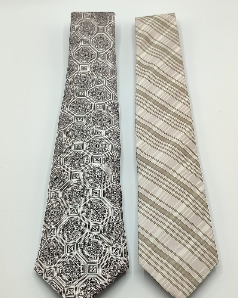 Louis Vuitton - Lot 2 Cravates - Tie set - Catawiki