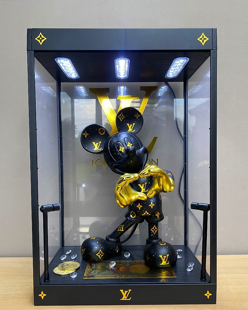 New'Artsy X - Mickey Mouse Pilote Louis Vuitton - Catawiki