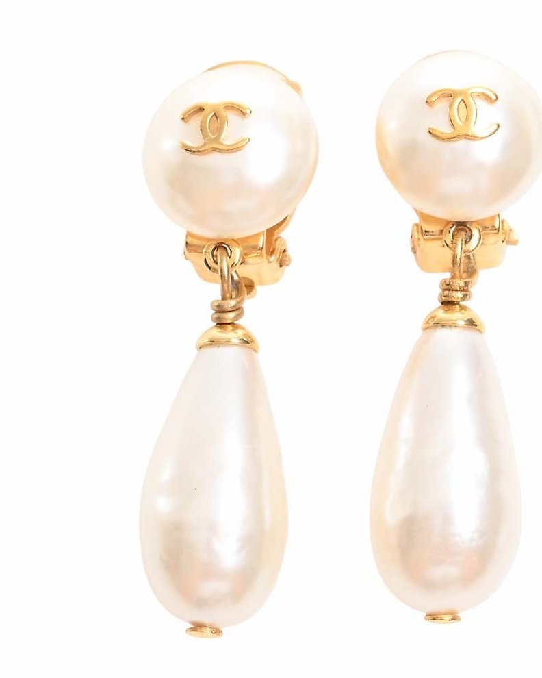 Vintage CHANEL Gold CC Logo White Pearl Dangle Clip-On Earrings Used From  Japan