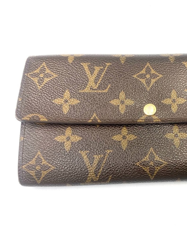Sold at Auction: Louis Vuitton - Small Cream Frame Wallet - Vernis