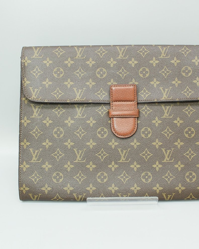 Louis Vuitton - Saint Cloud MM. No reserve price Shoulder bag - Catawiki