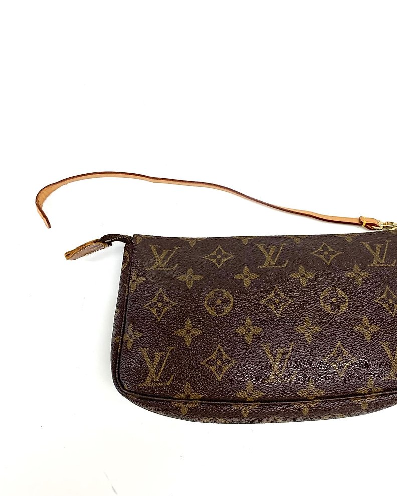 Louis Vuitton - Menilmontant PM Crossbody bag - Catawiki