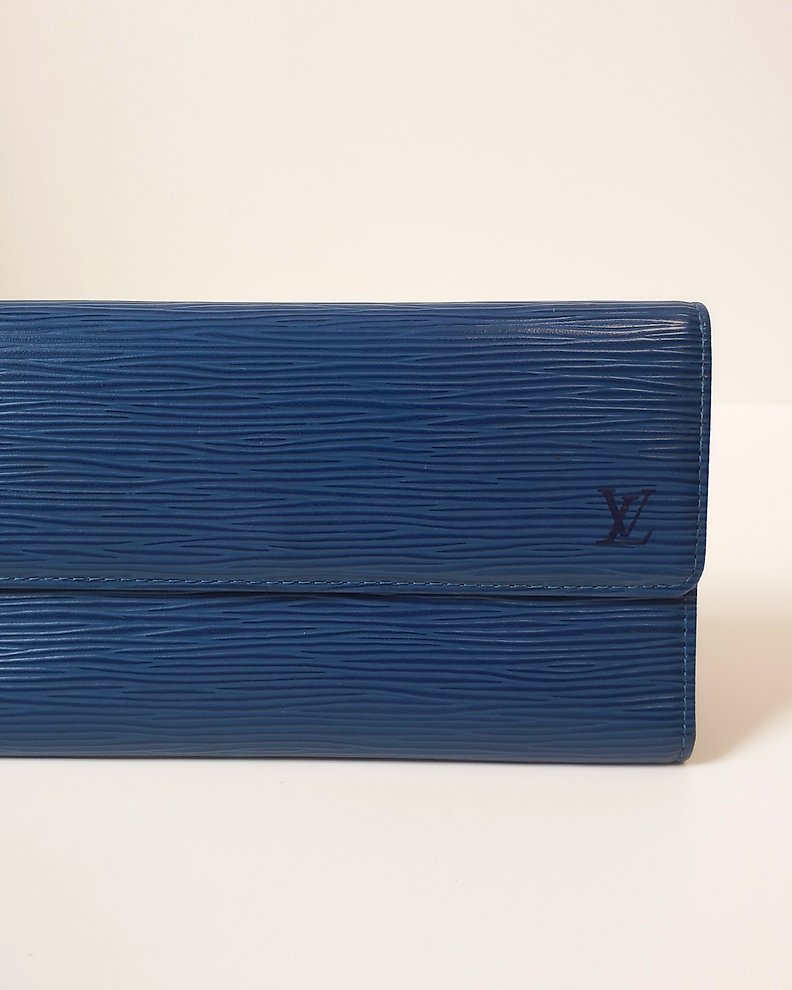 Louis Vuitton - Blue Epi Porte Tresor International Long - Catawiki