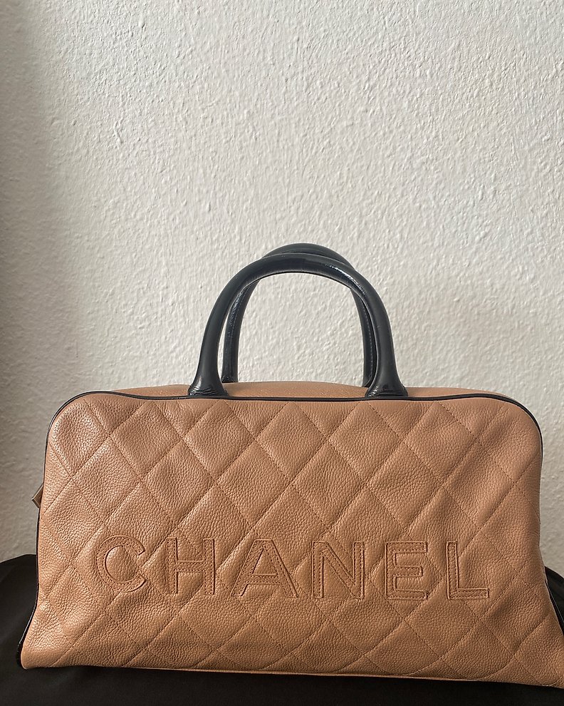 Chanel - Dark Grey Quilted Leather CC Logo Bowling Bowler - Catawiki
