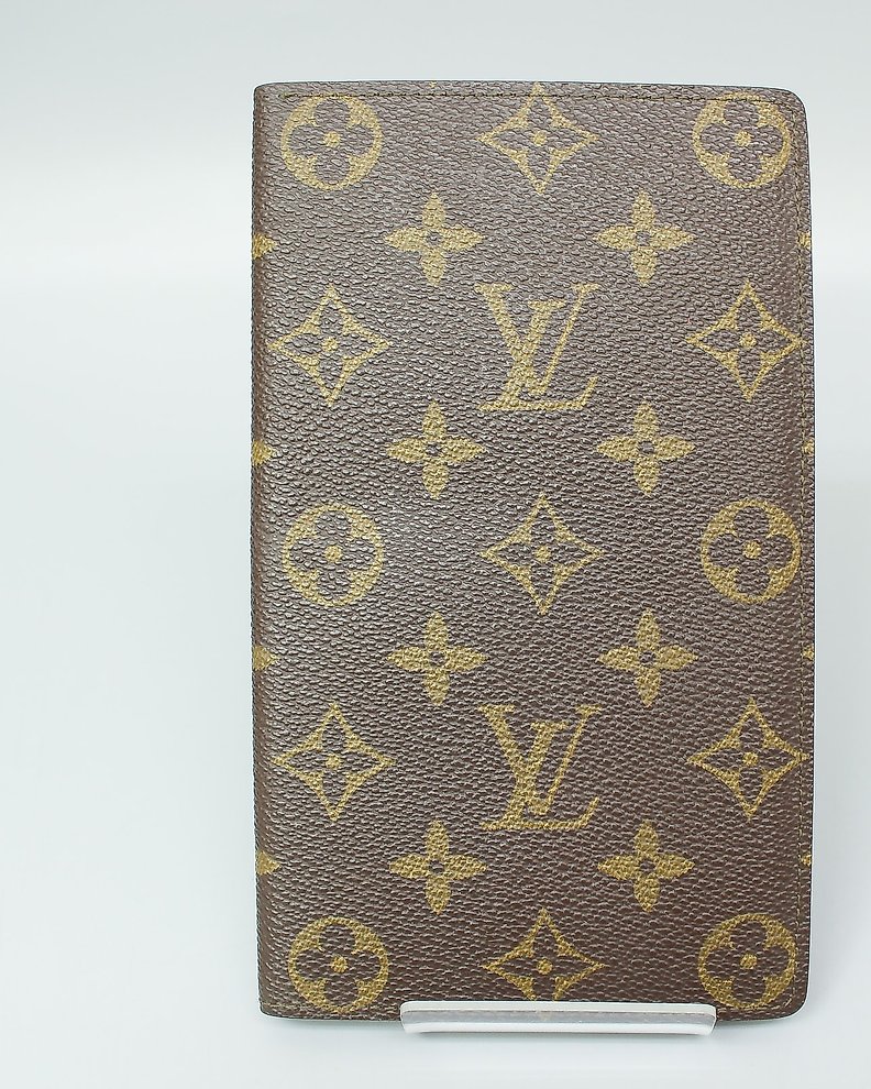 Pochette passeport store louis vuitton