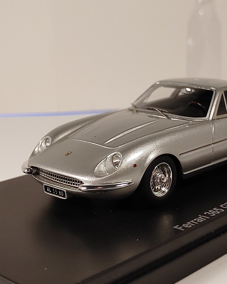 Ferrari 365 GTB4 Limited Edition 1/18（TOPMarques