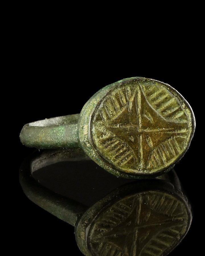 Medievale Bronzo Anello con calligrafia Senza Prezzo di Riserva Catawiki