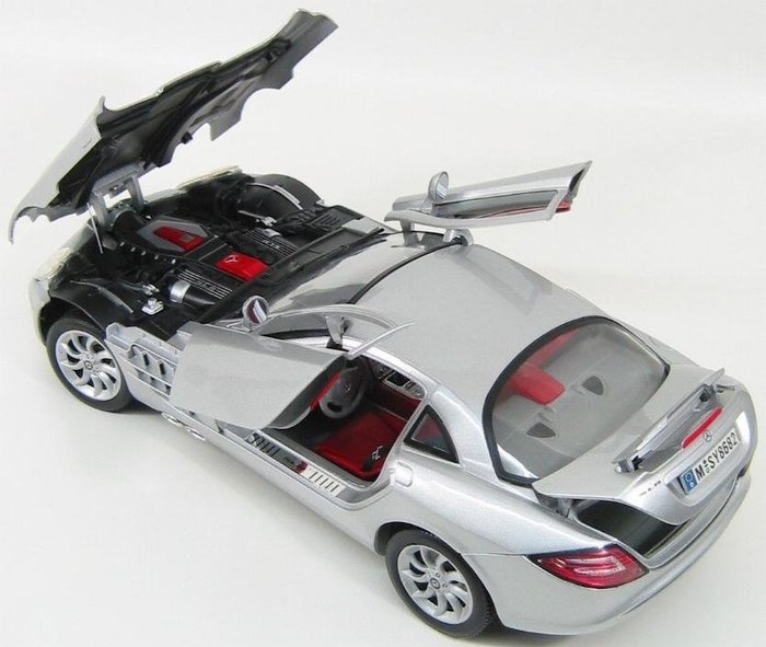 Maximum scale 1.0. Mercedes SLR звук свет игрушки. Игрушечный Макларен на пульте управления с выдвигающимся спойлером. Мерседес СЛР Макларен из бумаги. Мерседес СЛР из лего.