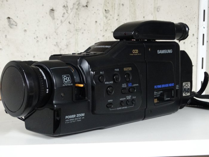 Камера 8мм. Sony Camcorder 1980. Портативная камера Panasonic 2004. VHS Samsung hi8. Портативная камера Panasonic 2005.