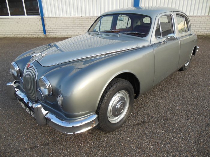 Jaguar MK IV