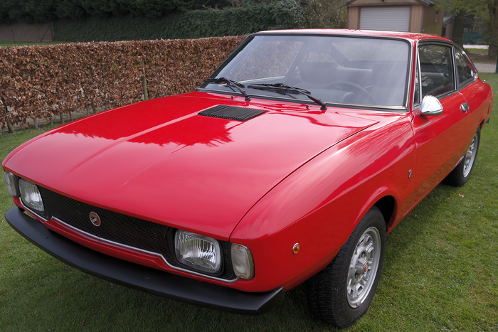 Mazda 818 Coupe
