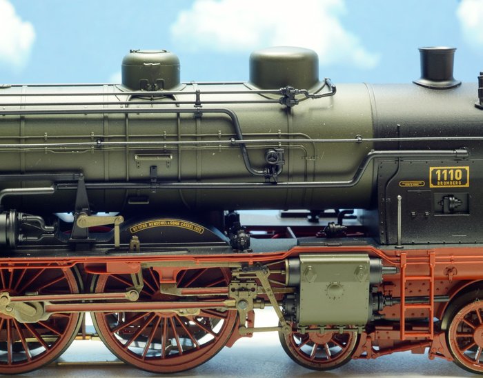 8 drg ii эпоха. веерное депо fleischmann 1:87. модель bachmann 45191. Roco 63341. Roco br80 модификации.
