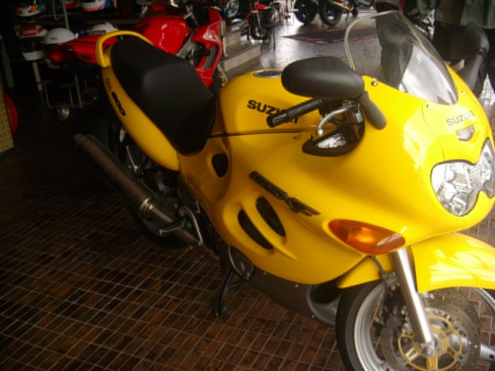 Suzuki GSX R 600 Р¶РµР»С‚С‹Р№
