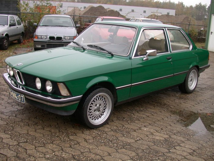 Р‘РњР’ 1976 e12