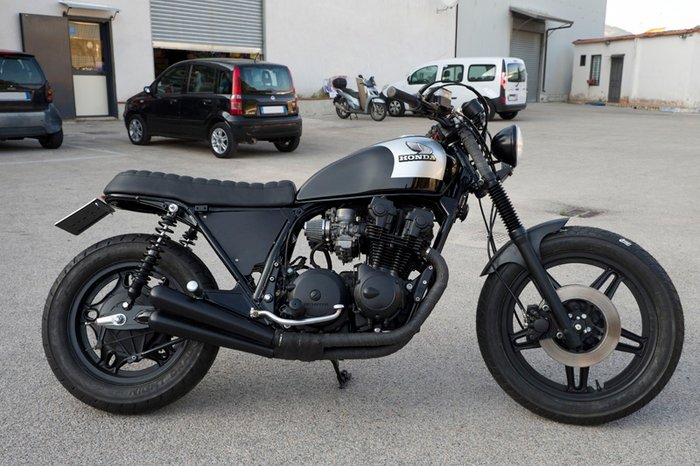 Modified Honda CB 750 Cafe Racer