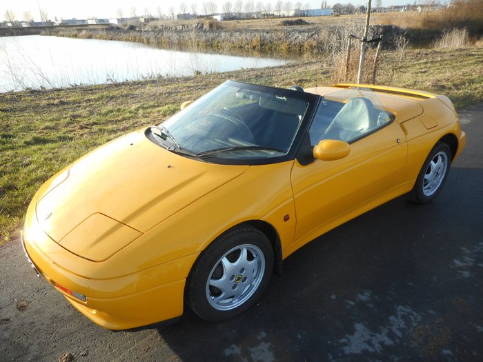 Lotus elan